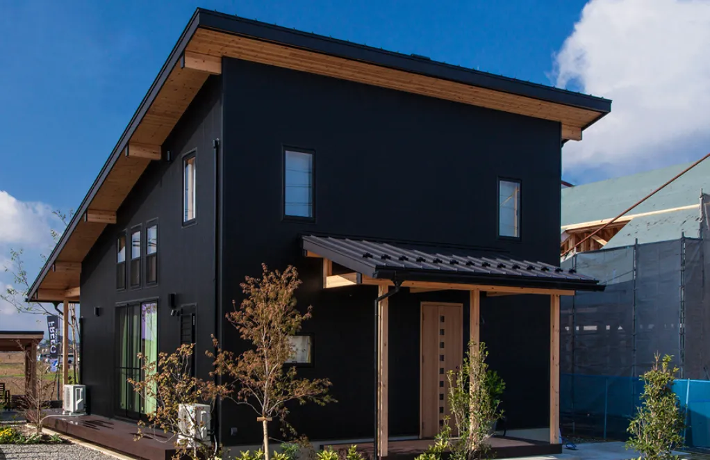 住まいに関わる仕事に挑戦したい人へ｜基礎から学べるやわらぎ住宅株式会社