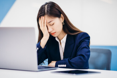 夜職から昼職への転職が「きつい」と感じるあなたへ。戻ってしまう原因と対処法を紹介