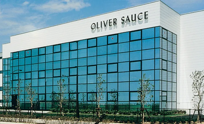 オリバーソース株式会社が神戸から届ける‐熟成したコクで料理を深める