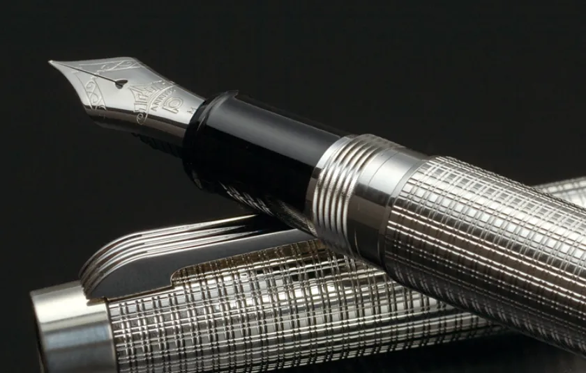 プラチナ万年筆株式会社の心意気‐金属の王様の名で最高級を追求する
